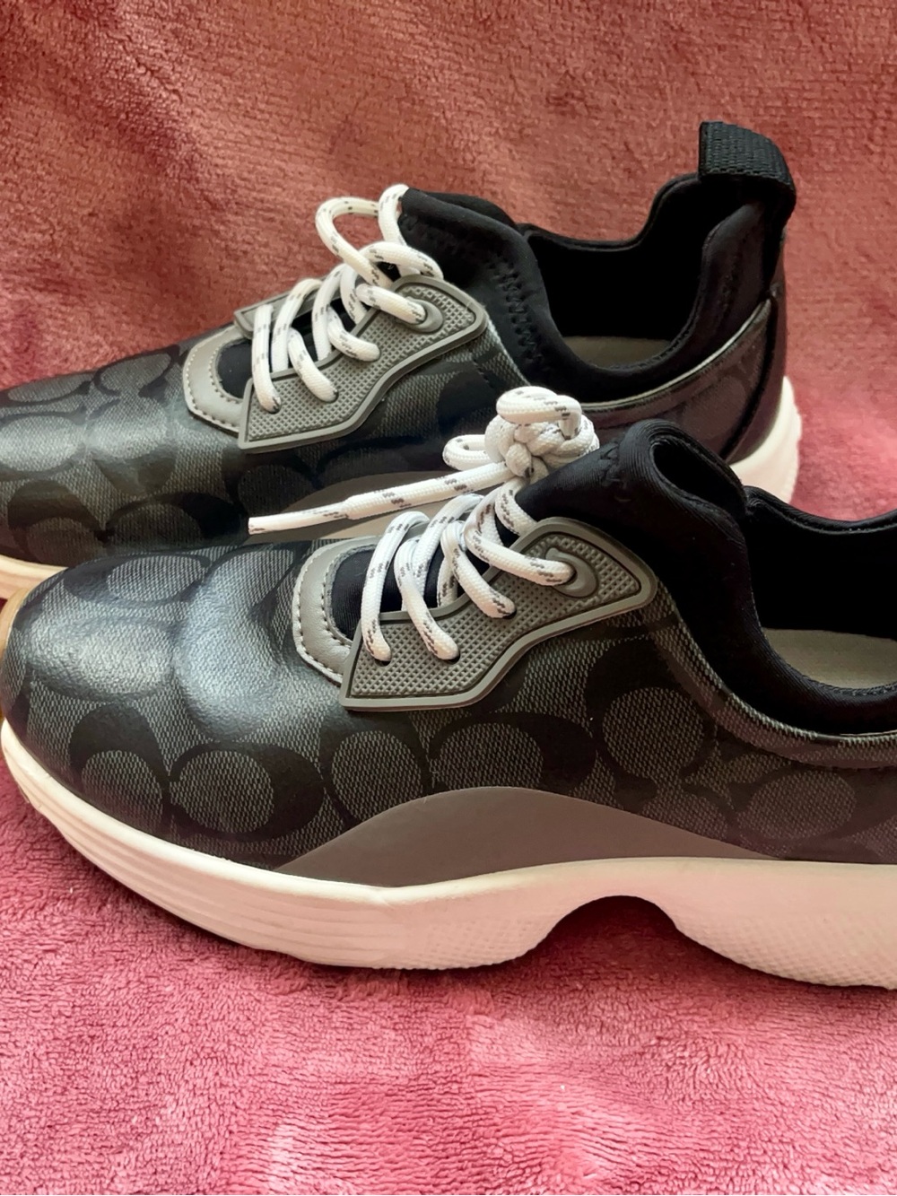 Coach C270 Tech Runner